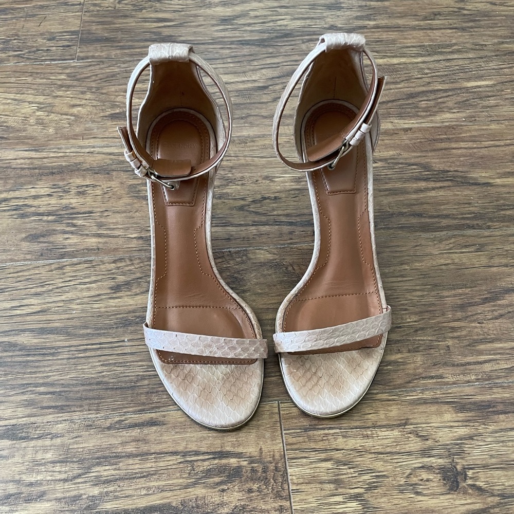 Givenchy heels - Picture 2 of 4